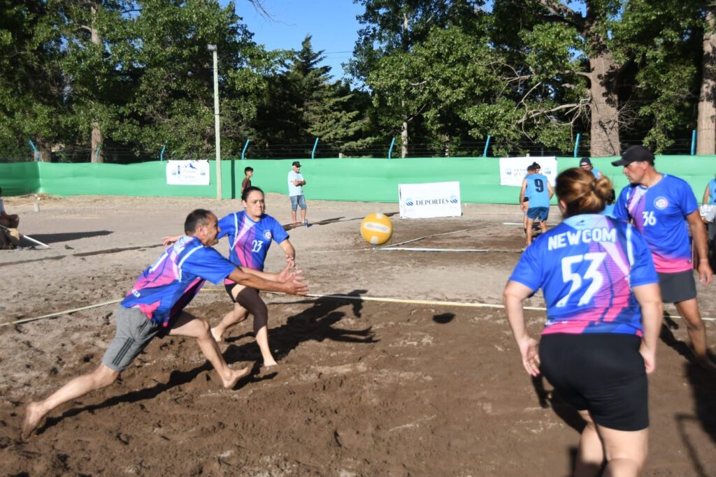 La semana pasada se disputó el primer torneo de Beach Newcom del 2025 en Malargüe y Los Marcianos fueron los ganadores.