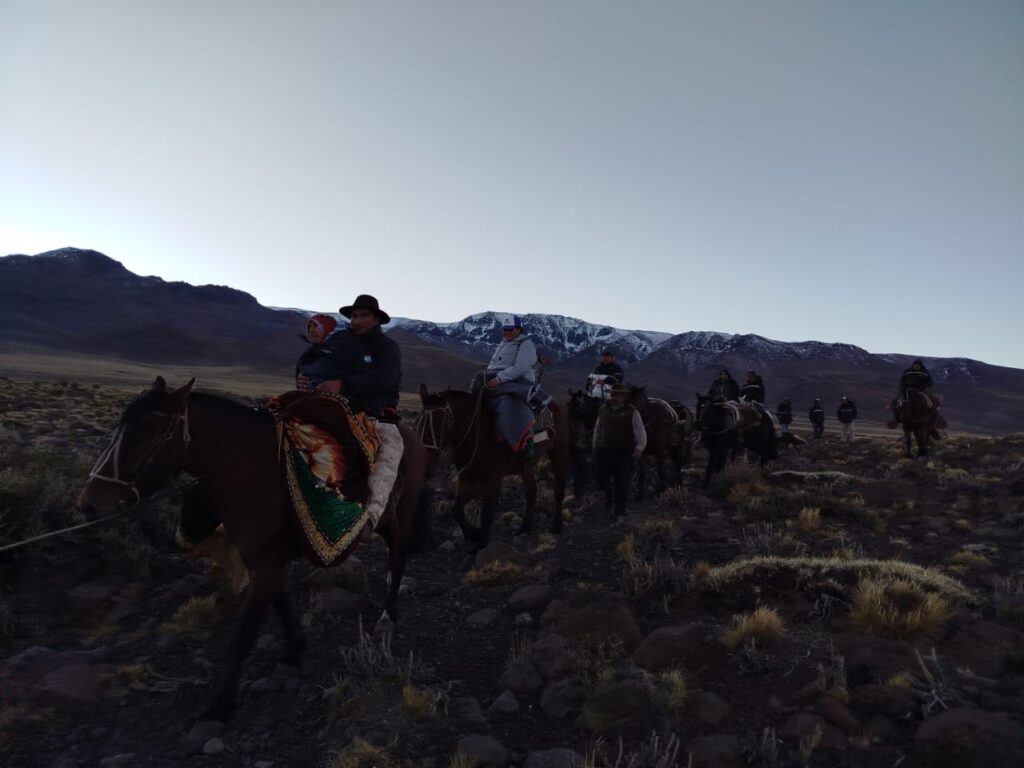 Virginia Castillo, enfermera rural, recorrió la cordillera mendocina para asistir a una paciente en un rescate conmovedor.
