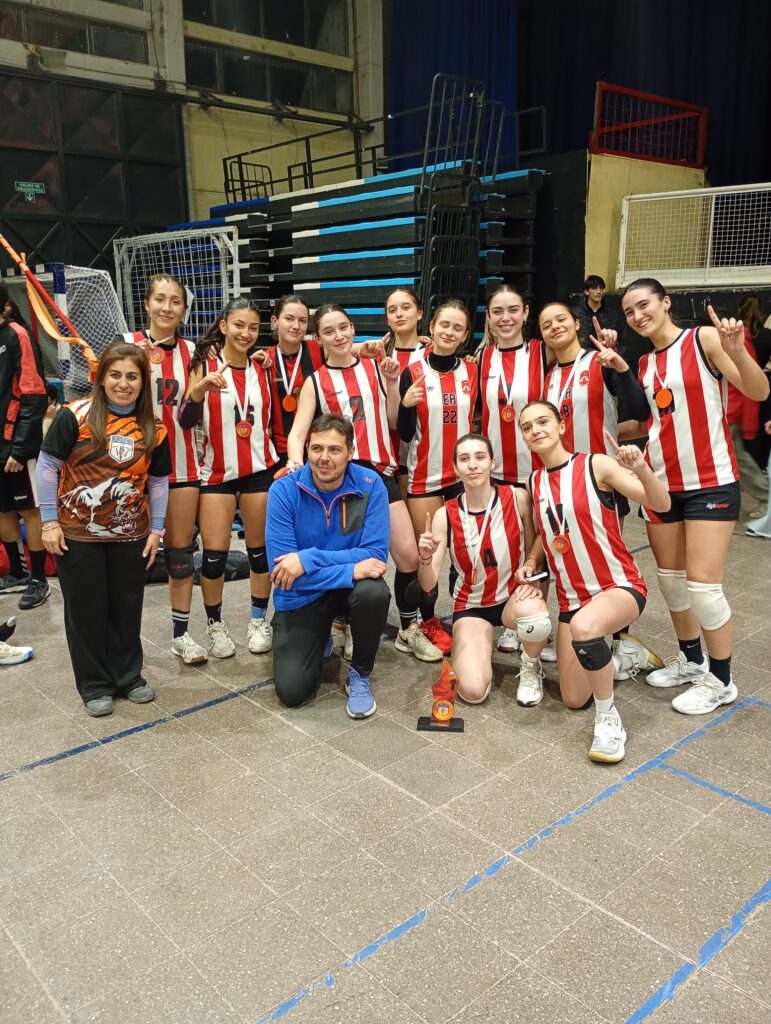 Tres escuelas se repartieron los títulos tras jornadas muy parejas. Conocé todos los resultados y detalles de los partidos.