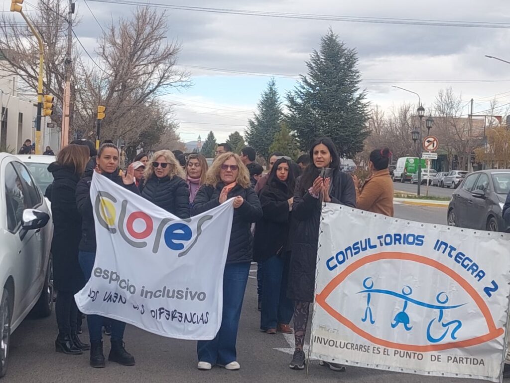 Malargüe se sumó a la marcha nacional por la discapacidad. Familiares, profesionales y organizaciones exigen derechos y apoyo urgente.