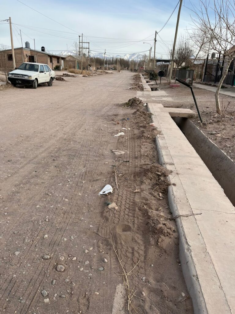 Mediante un proyecto de resolución, Camiolo reclama respuestas ante la grave acumulación de basura y el abandono de barrios vulnerables.