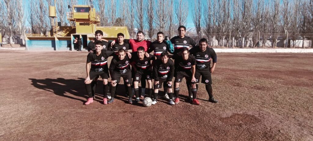 Academia clasificó por penales tras caer con Atómica y Vialidad goleó al Deportivo 3-0 en el Clásico Malargüino.